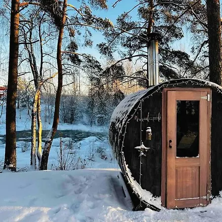 Pieni Saneerattu Hirsitalo Koskenpartaalla Lapinjärvi Exterior photo