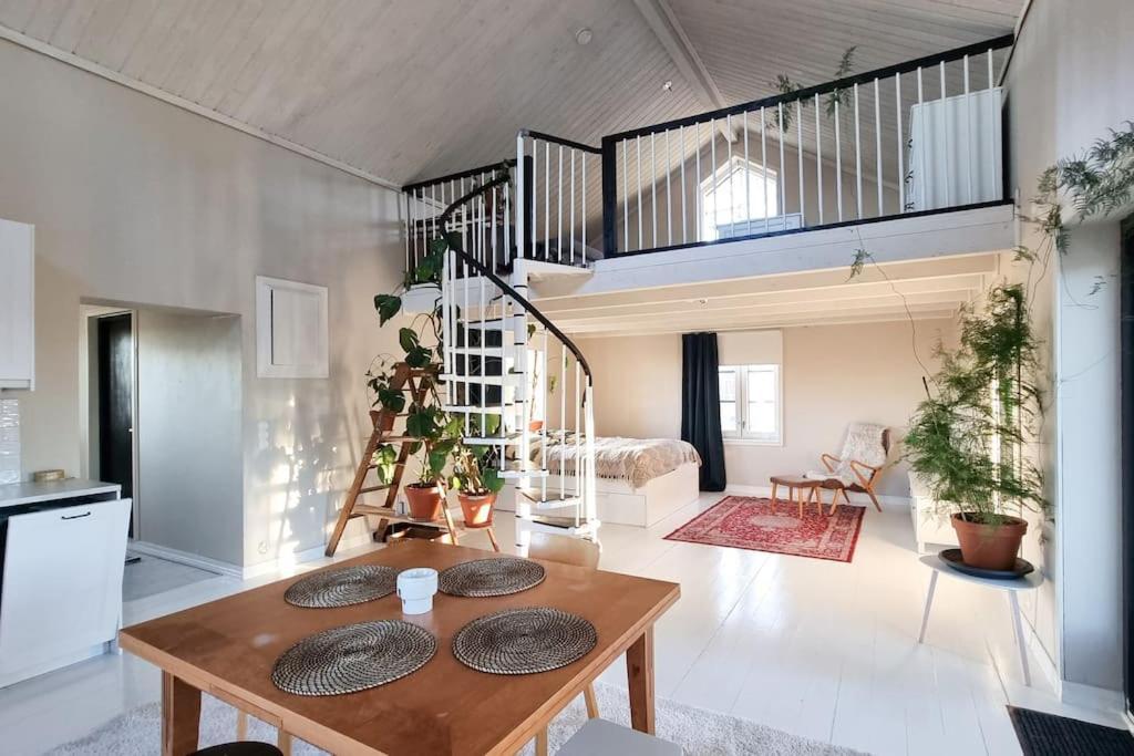 Chalet Pieni Saneerattu Hirsitalo Koskenpartaalla *